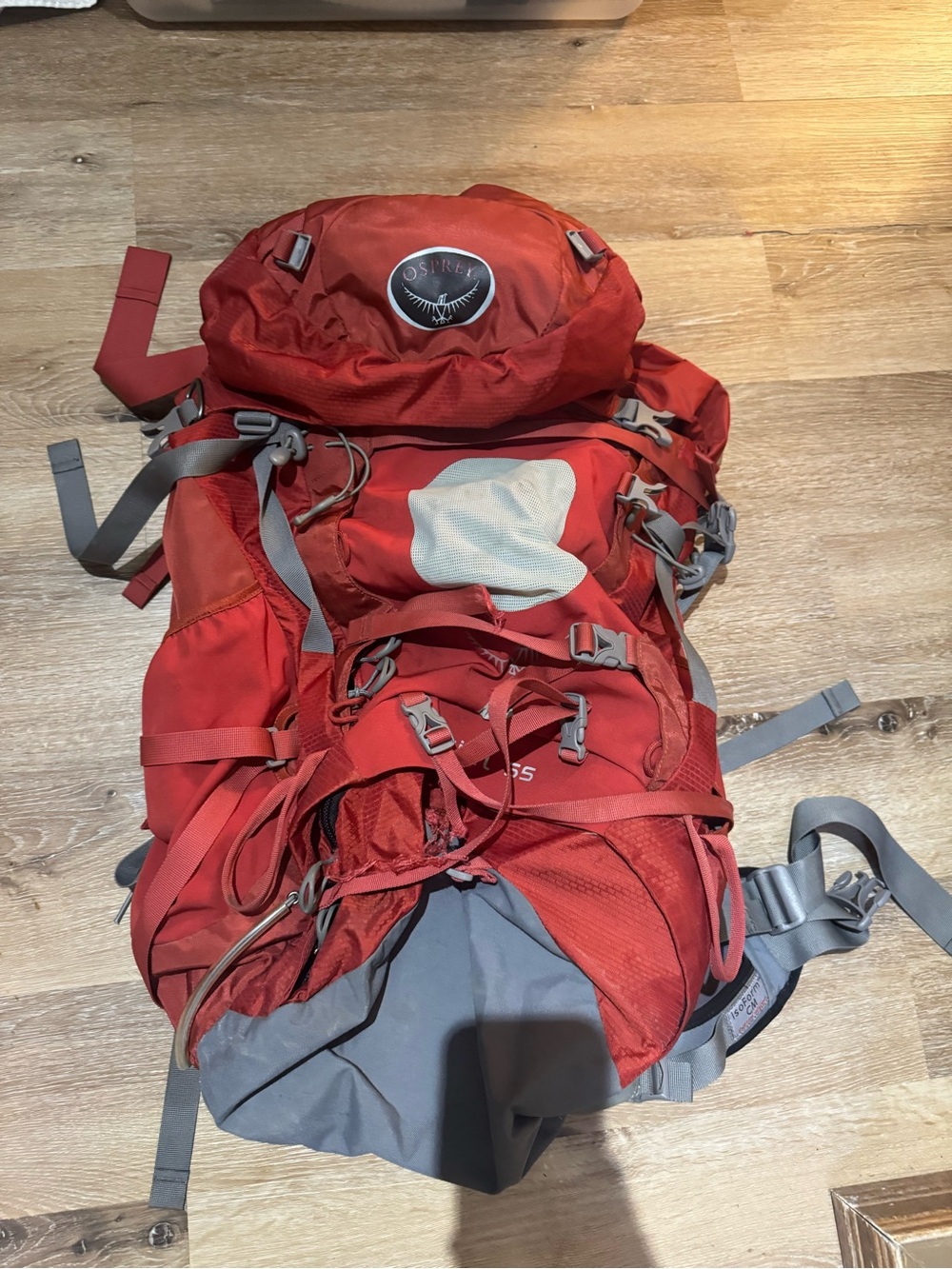 OSPREY Red women’s Trekking Backpack with Ariel 55L Sml
